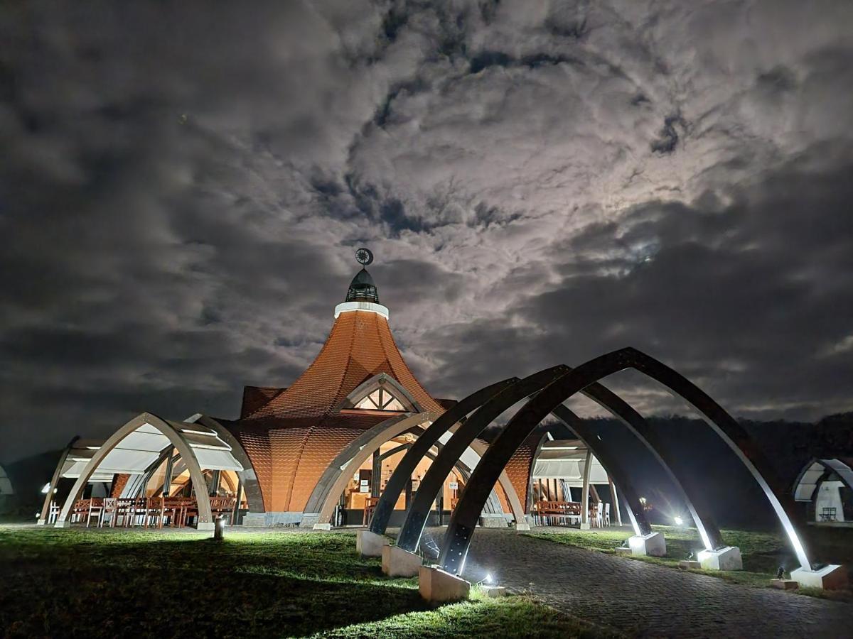 Hunnia - Huntanya Hotel Vlahita Exterior photo