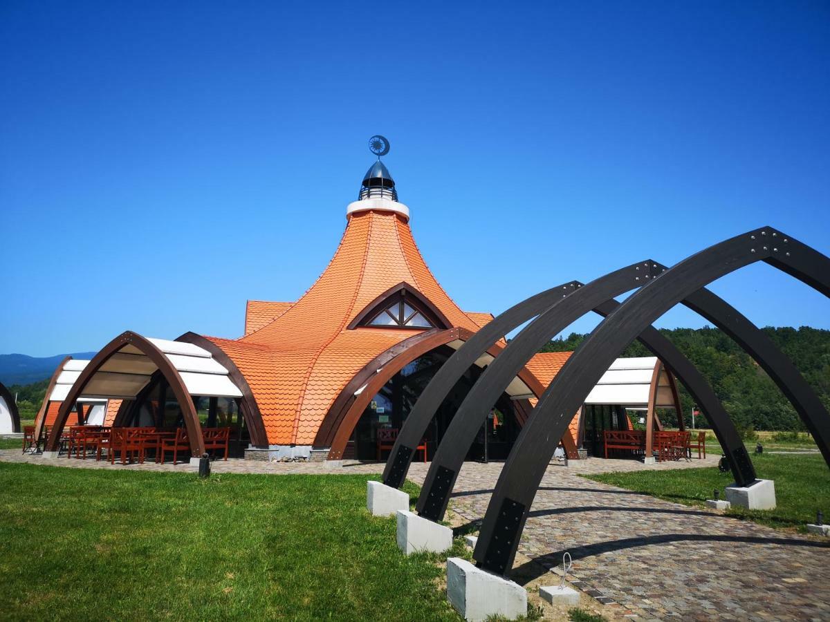 Hunnia - Huntanya Hotel Vlahita Exterior photo