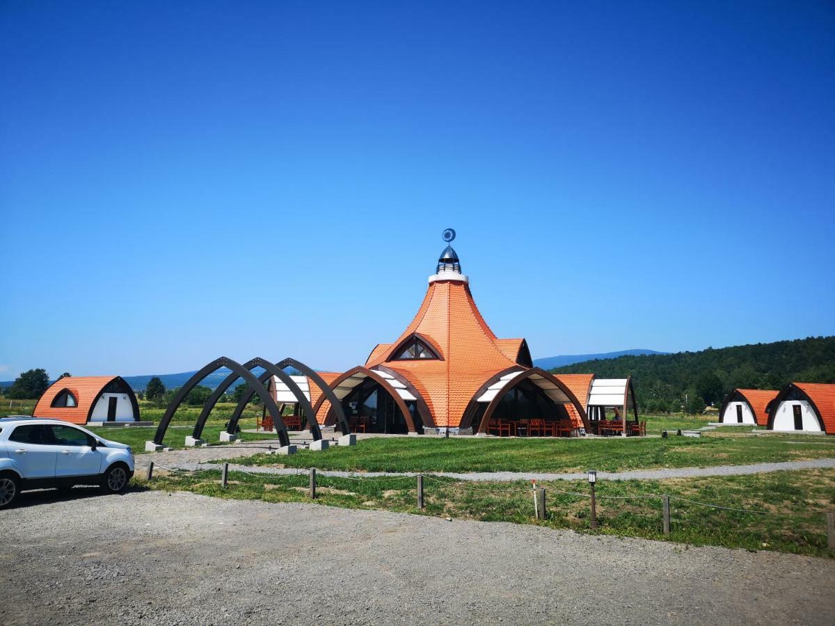 Hunnia - Huntanya Hotel Vlahita Exterior photo
