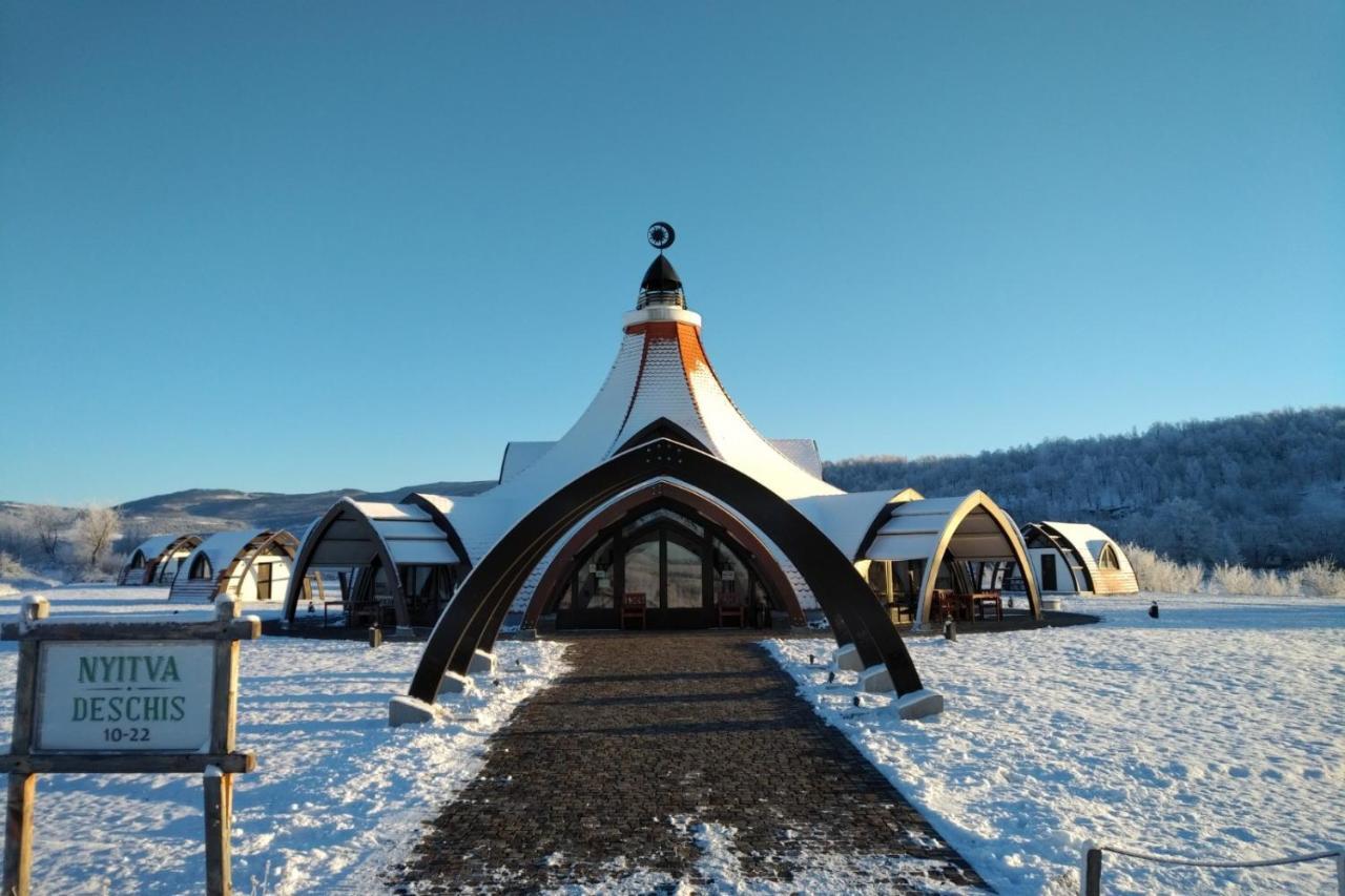 Hunnia - Huntanya Hotel Vlahita Exterior photo